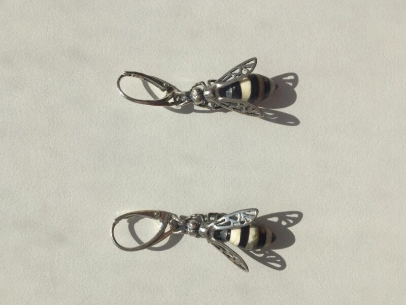 Серьги пчела бижутерия украшение металл под золото камни натуральные сережки женские мода стиль топ