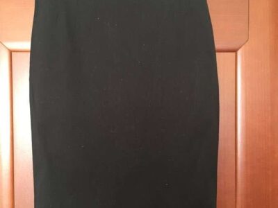 Юбка gucci италия 42 s/m б/у чёрная классика по фигуре миди 44 46 футляр вечерняя стильная модная ко